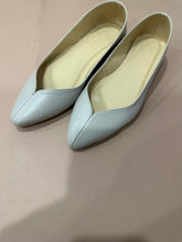 Load image into Gallery viewer, Bettina in Light Gray Taupe
