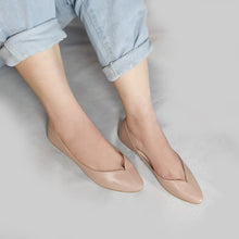 Load image into Gallery viewer, Bettina in Blush Old Rose
