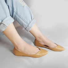 Load image into Gallery viewer, Bettina in Tan
