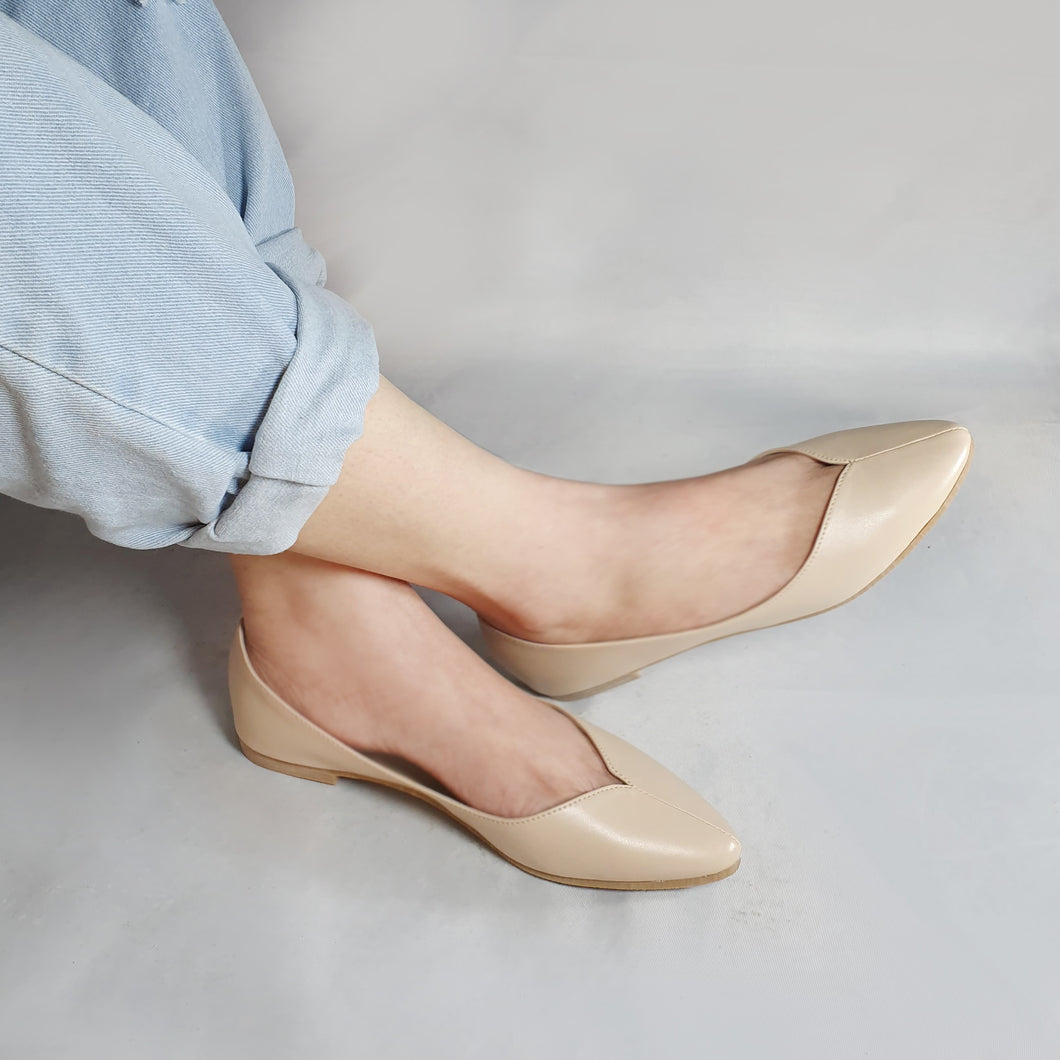 Bettina in Beige
