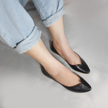 Load image into Gallery viewer, Bettina in Black
