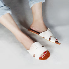 Load image into Gallery viewer, Brooke in White
