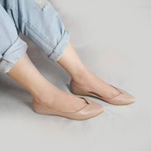Load image into Gallery viewer, Bettina in Blush Old Rose

