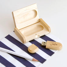 Load image into Gallery viewer, Wooden USB Flashdrive
