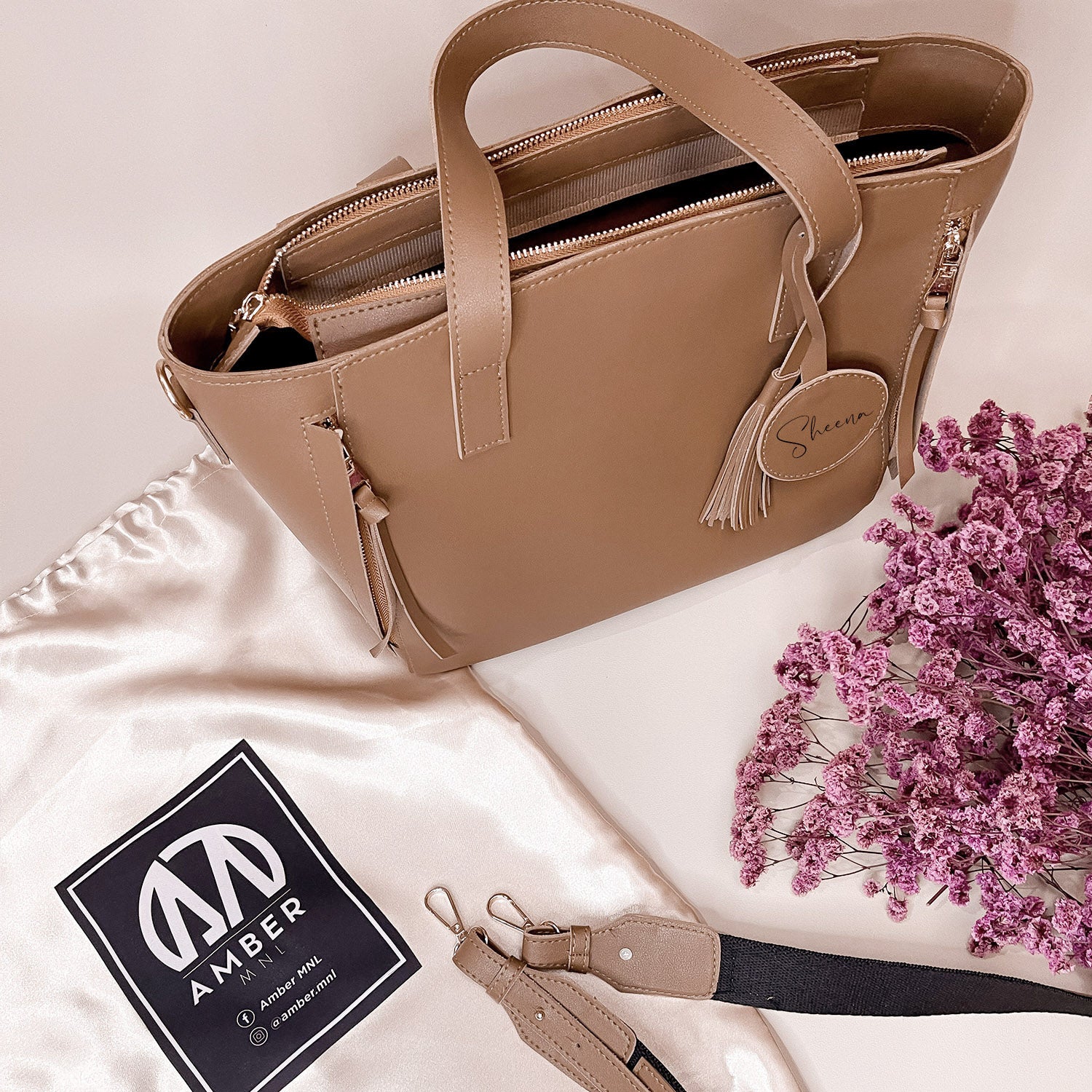 A M A N D A Tote Bags