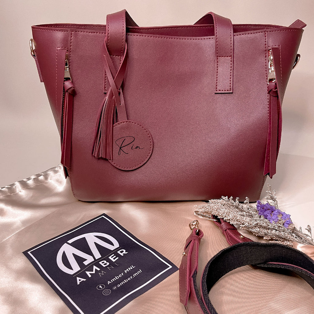 A M A N D A Tote Bags