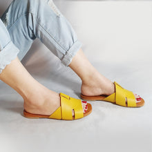 Load image into Gallery viewer, Brooke in Yellow
