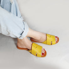 Load image into Gallery viewer, Brooke in Yellow
